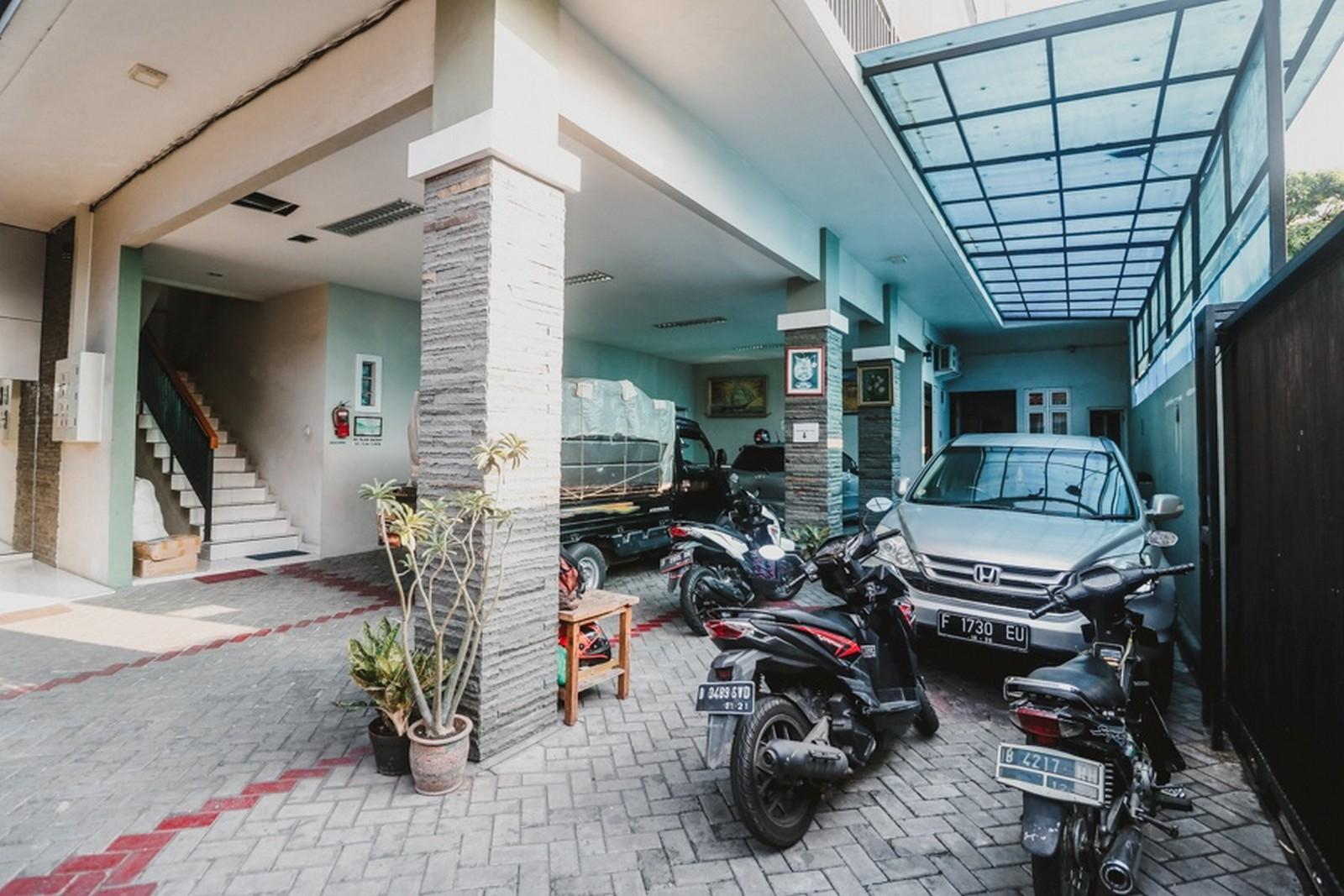 Rumah tetamu Reddoorz Near Semanggi 2*